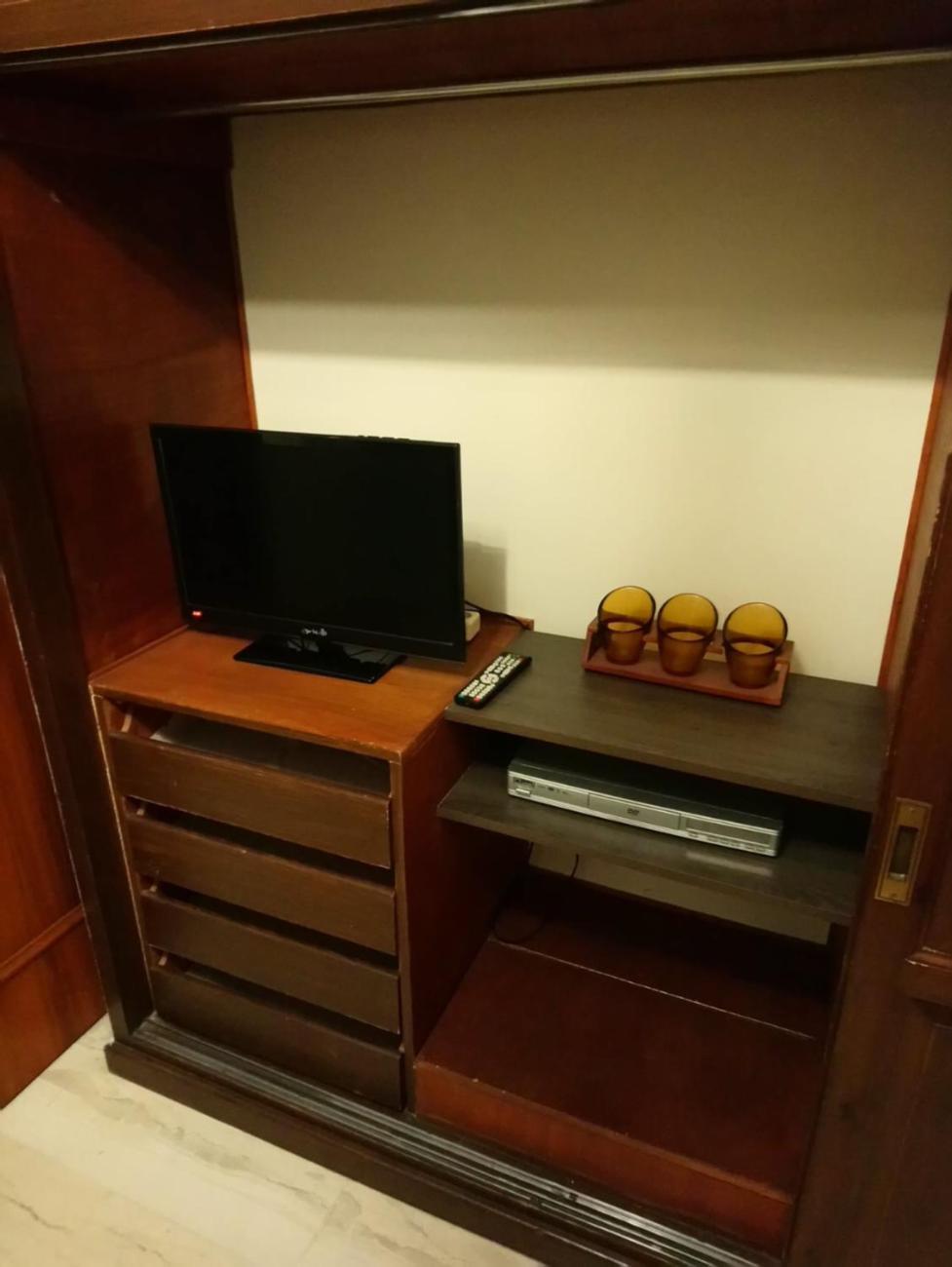 Petroupoli Apartments Атина Екстериор снимка