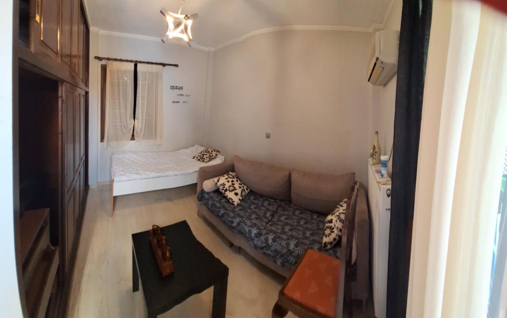 Petroupoli Apartments Атина Екстериор снимка